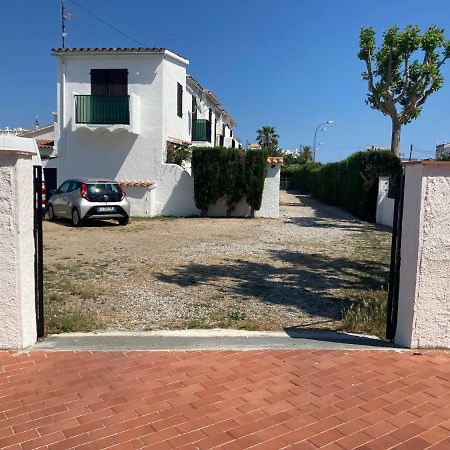 Charmante Maison Coeur De Ville 650M Plage Empuriabrava Eksteriør billede