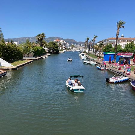 Charmante Maison Coeur De Ville 650M Plage Empuriabrava Eksteriør billede