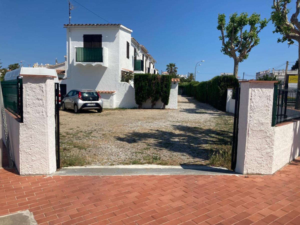 Charmante Maison Coeur De Ville 650M Plage Empuriabrava Eksteriør billede