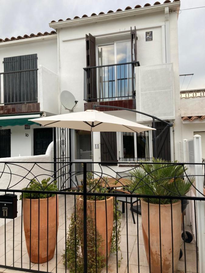 Charmante Maison Coeur De Ville 650M Plage Empuriabrava Eksteriør billede