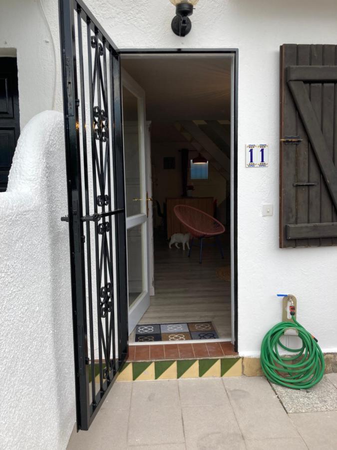 Charmante Maison Coeur De Ville 650M Plage Empuriabrava Eksteriør billede
