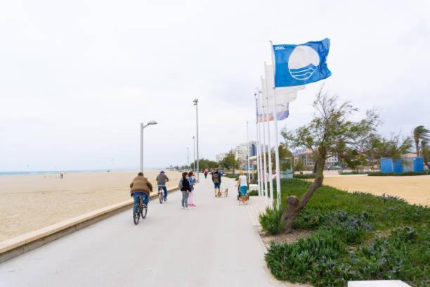 Charmante Maison Coeur De Ville 650M Plage Empuriabrava Eksteriør billede